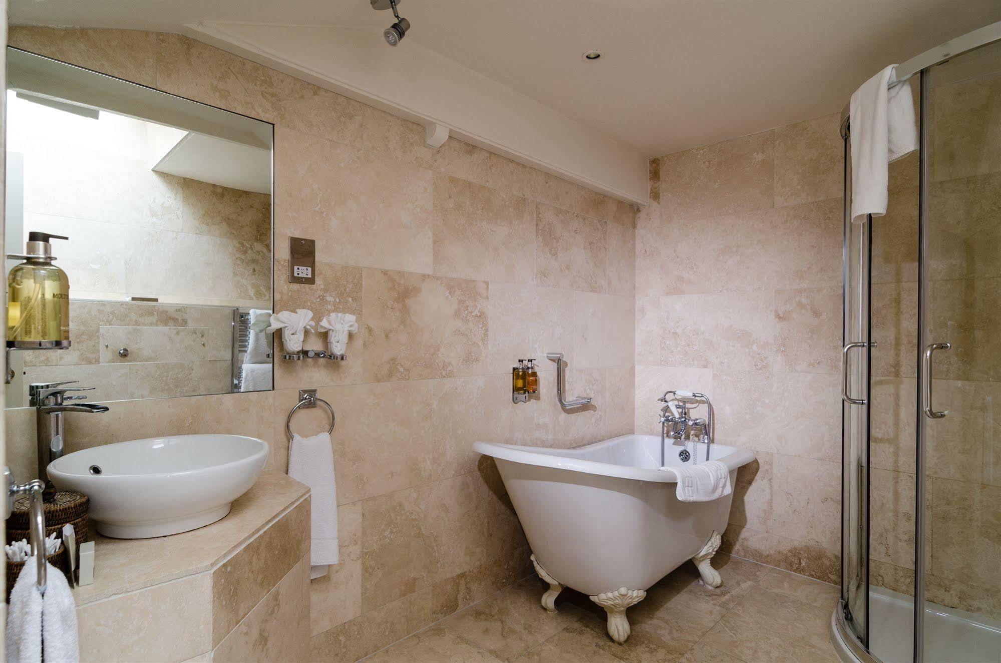 Apsley House Bed & Breakfast Bath Bagian luar foto