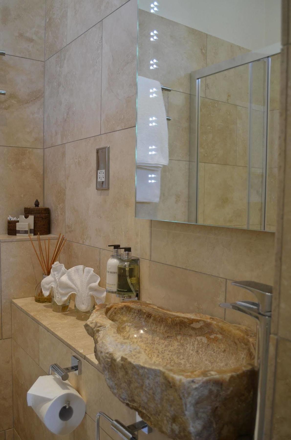 Apsley House Bed & Breakfast Bath Bagian luar foto
