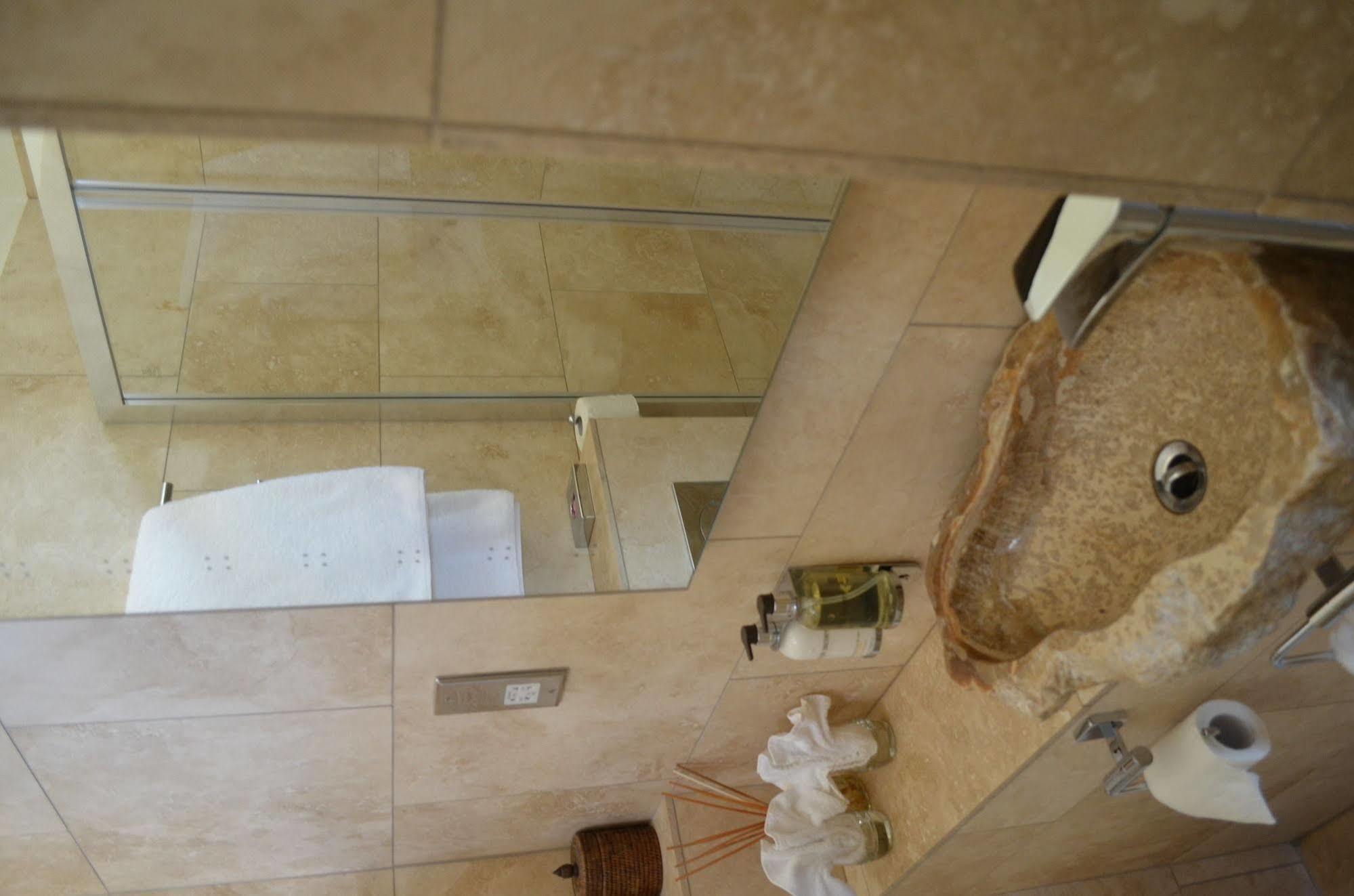 Apsley House Bed & Breakfast Bath Bagian luar foto