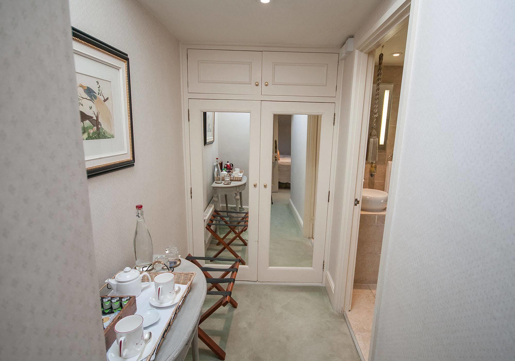 Apsley House Bed & Breakfast Bath Bagian luar foto